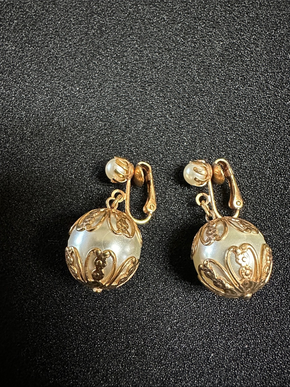 Vintage Sarah Coventry Gold-Tone Filigree Encased Cream Pearl Drop Clip-Ons